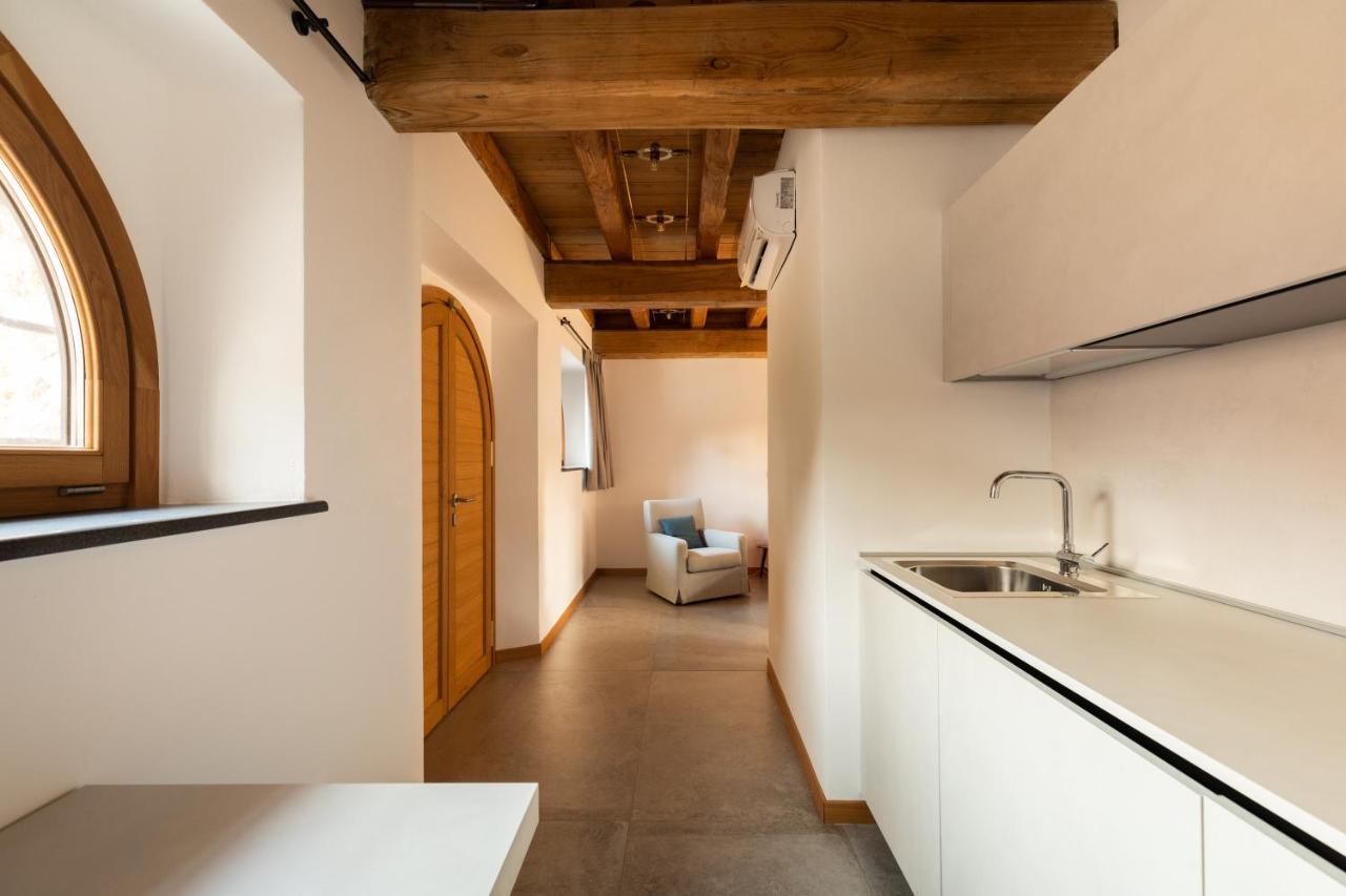 Antico Borgo Molino 7Cento Vicino Ai Giardini Di Ninfa Hotell Cori Eksteriør bilde