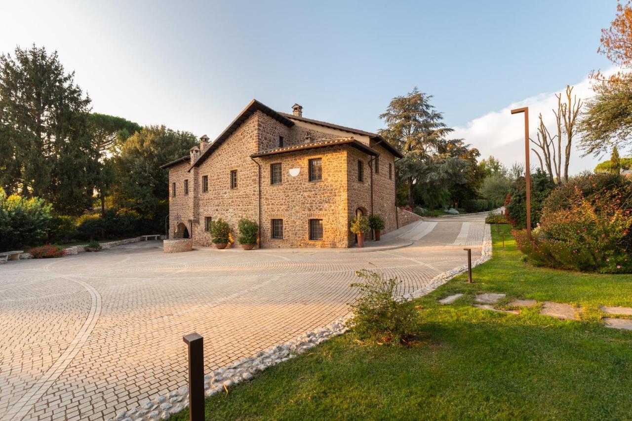 Antico Borgo Molino 7Cento Vicino Ai Giardini Di Ninfa Hotell Cori Eksteriør bilde