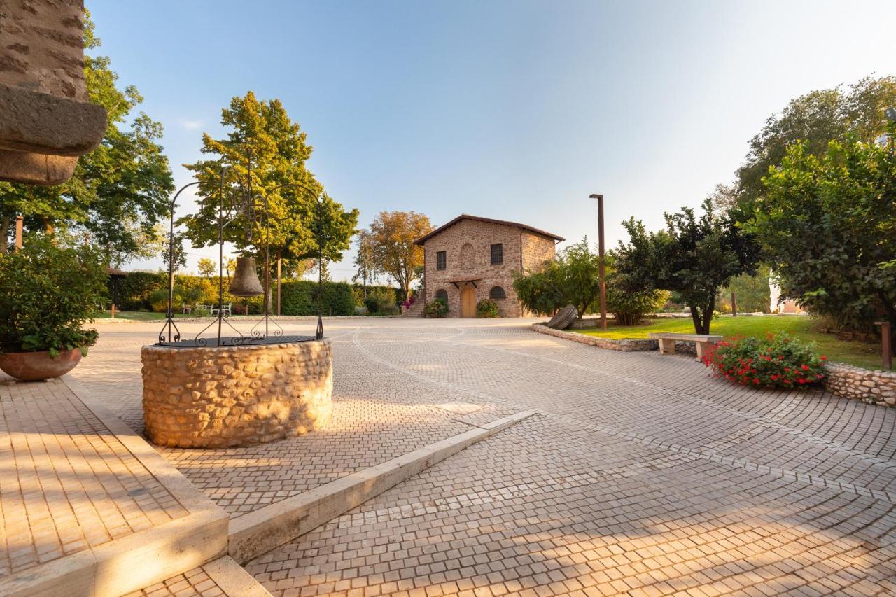 Antico Borgo Molino 7Cento Vicino Ai Giardini Di Ninfa Hotell Cori Eksteriør bilde