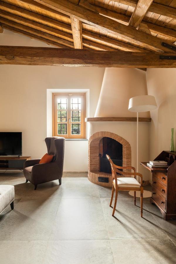 Antico Borgo Molino 7Cento Vicino Ai Giardini Di Ninfa Hotell Cori Eksteriør bilde